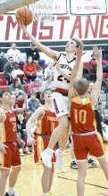 Ravenna trips Mustangs, bounce back to upend Fairbury Jeffs 48-33